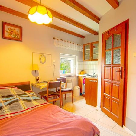 Wynajem Apartamentow I Pokoi. Ustronie Morskie Luaran gambar