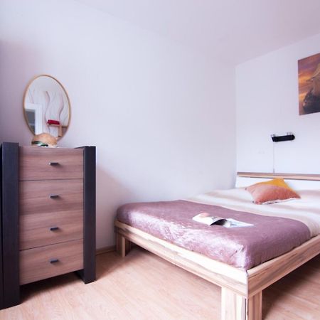 Wynajem Apartamentow I Pokoi. Ustronie Morskie Luaran gambar