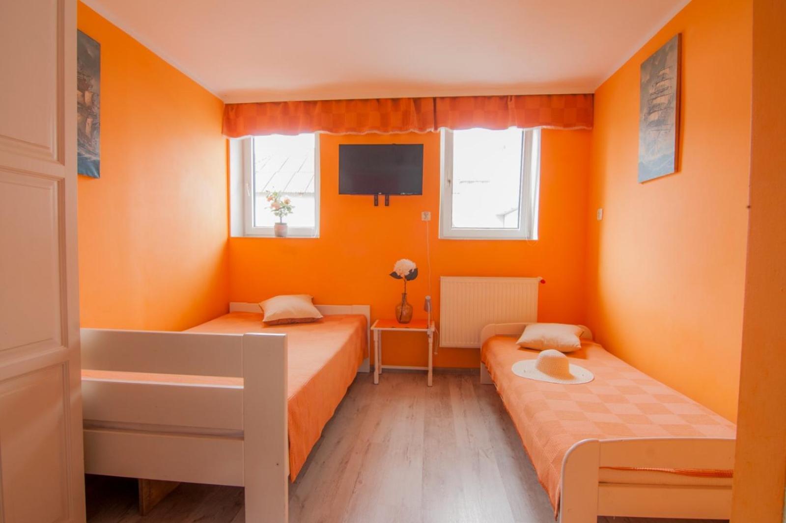 Wynajem Apartamentow I Pokoi. Ustronie Morskie Luaran gambar