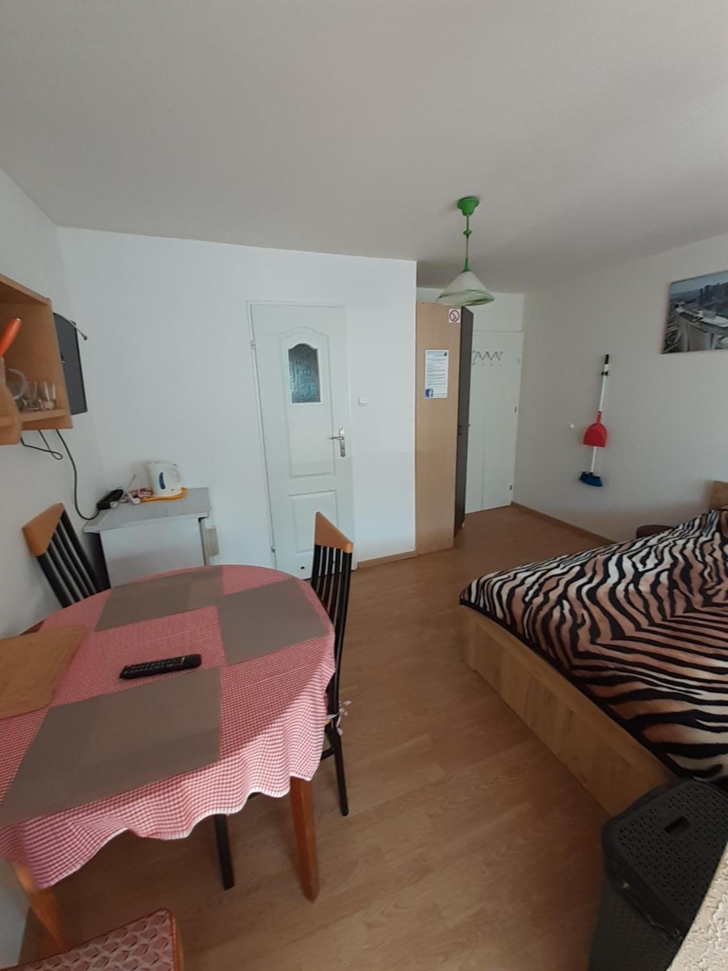 Wynajem Apartamentow I Pokoi. Ustronie Morskie Luaran gambar
